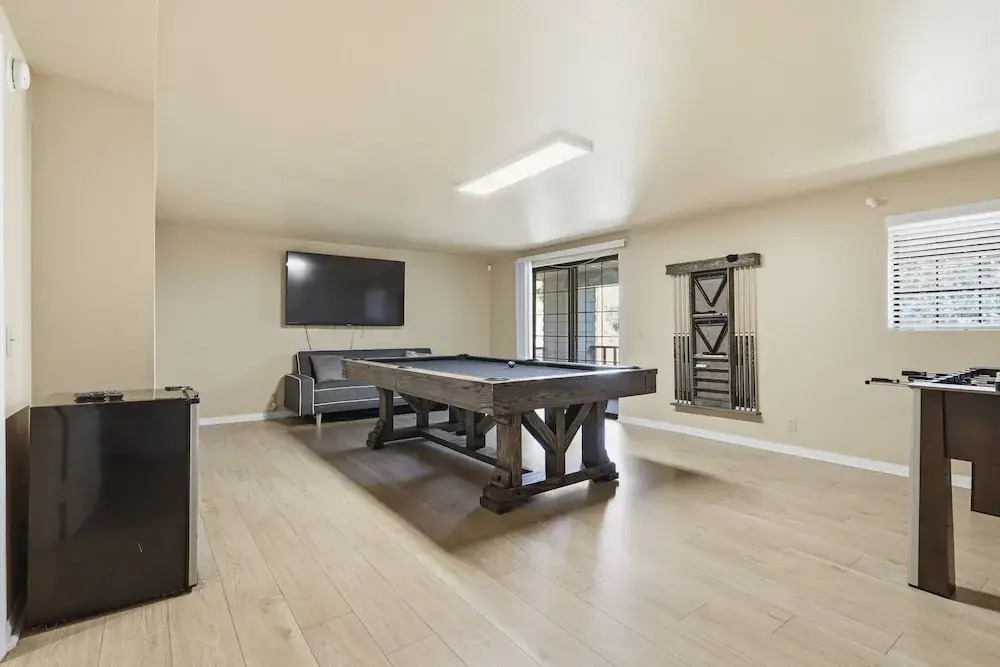 Spacious Mountain Getaway Game Room & Gazebo 5 Bedroom Villa