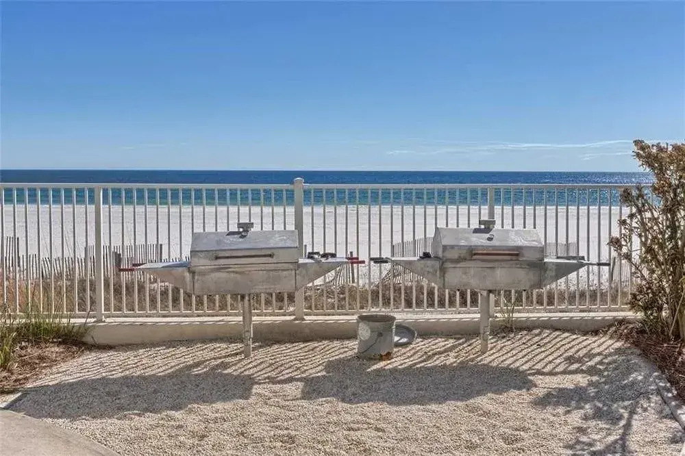 Windward Pointe 1003 - 3 Br condo by RedAwning