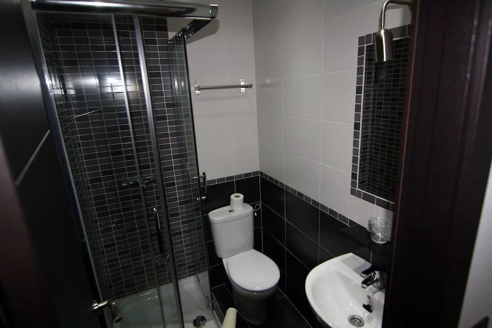 Hostal MH Fuencarral