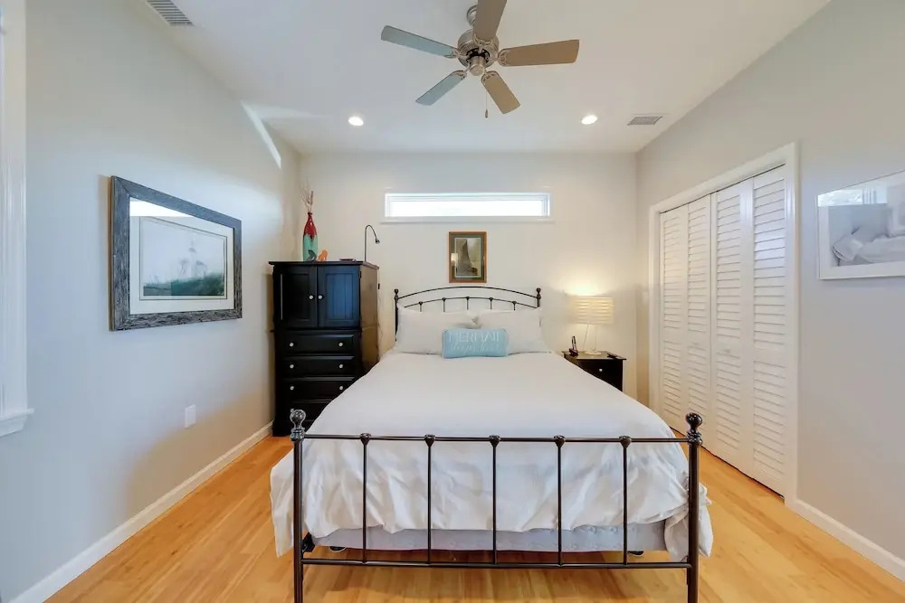 Seaside Cottage w/ Private Pier - 3 Miles to Beach