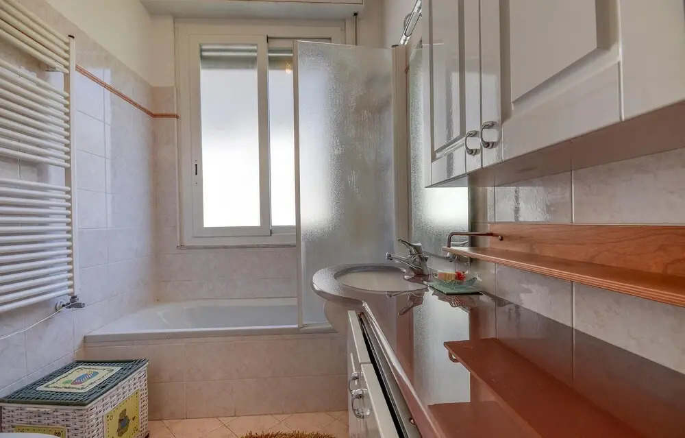 Amazing Apartment in Rapallo With Wifi and 2 Bedrooms