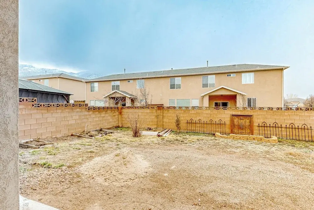 4BR Dog-friendly Mtn View Home w/ Grill & Yard
