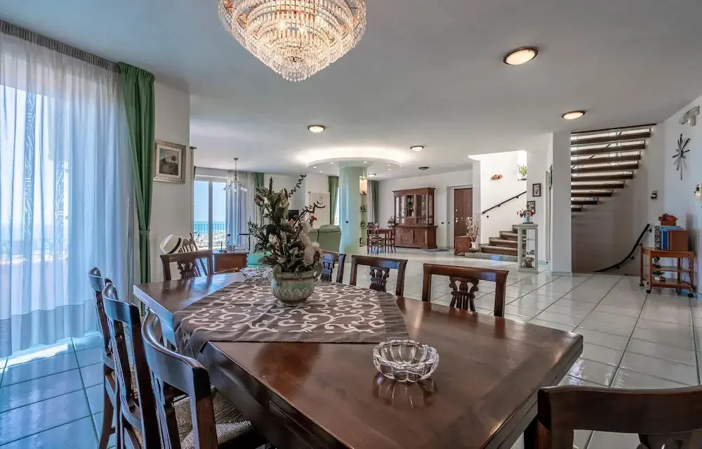 Beautiful Home In Belsito With Wifi