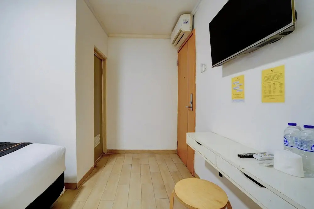 Hotel O near Monas formerly Cideng Timur Residence