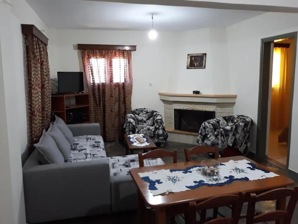 Petrakis Afrathias garden house