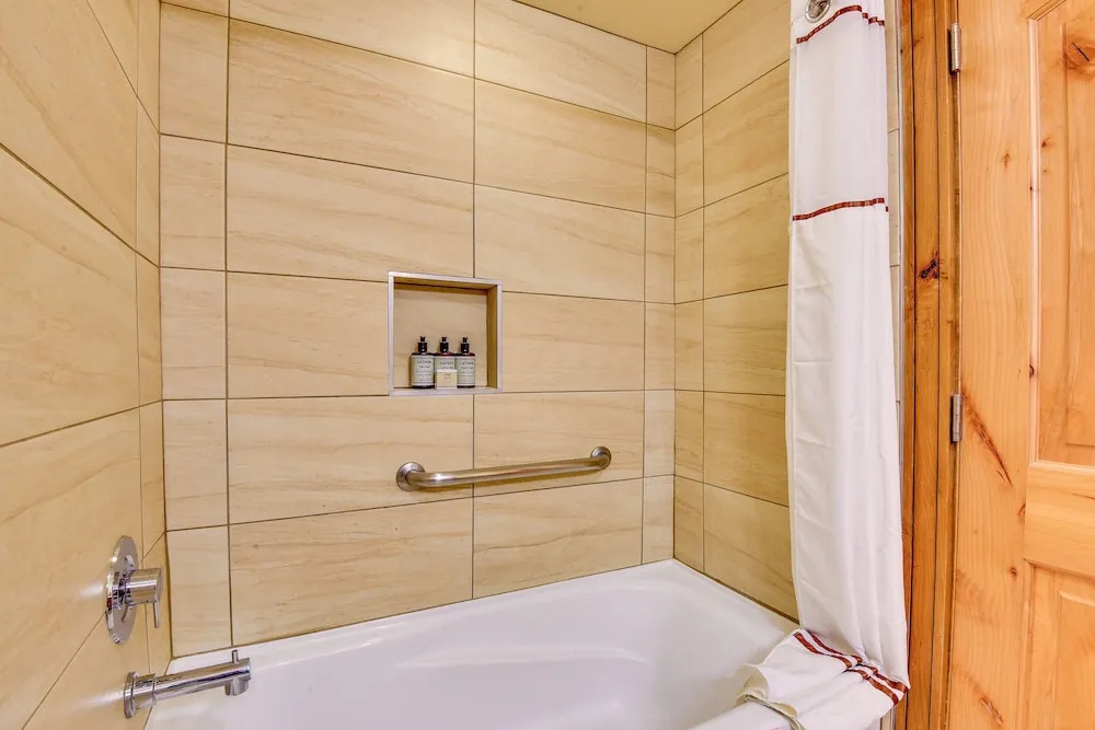 Park City Condo: Steps to Canyons Village & Skiing