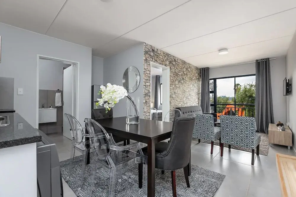 Sandton View E024