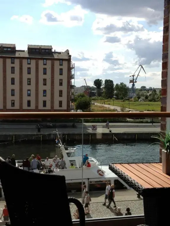 Pier One mit Balkon & Parkplatz - barrierefrei - ABC244