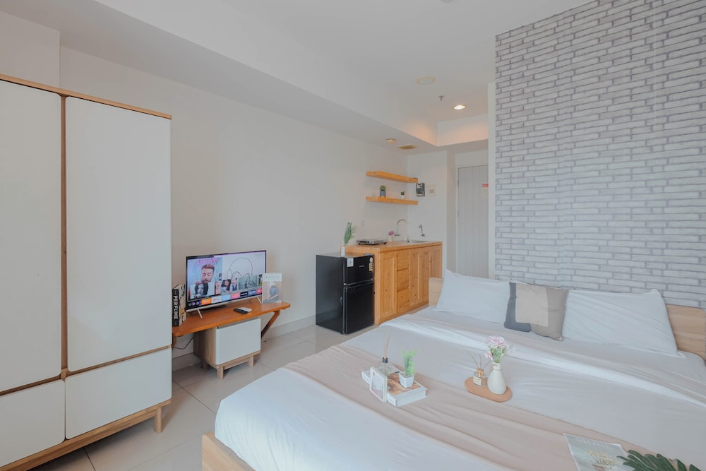 Studio Near Gunadarma University Bekasi At Grand Kamala Lagoon Apartment