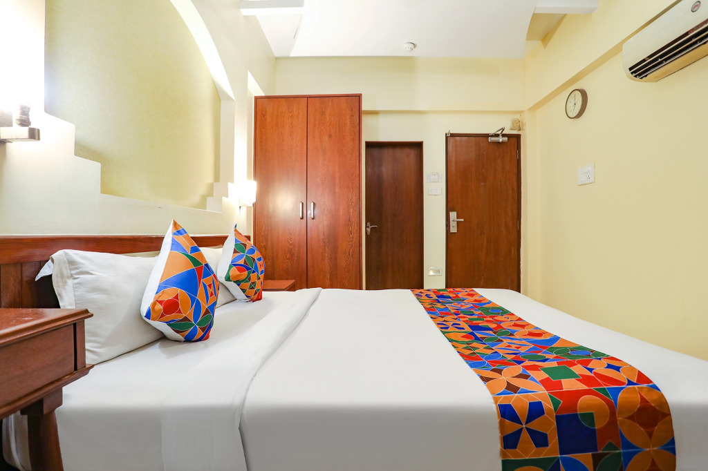 FabHotel Shubhangan - Nr Bandra