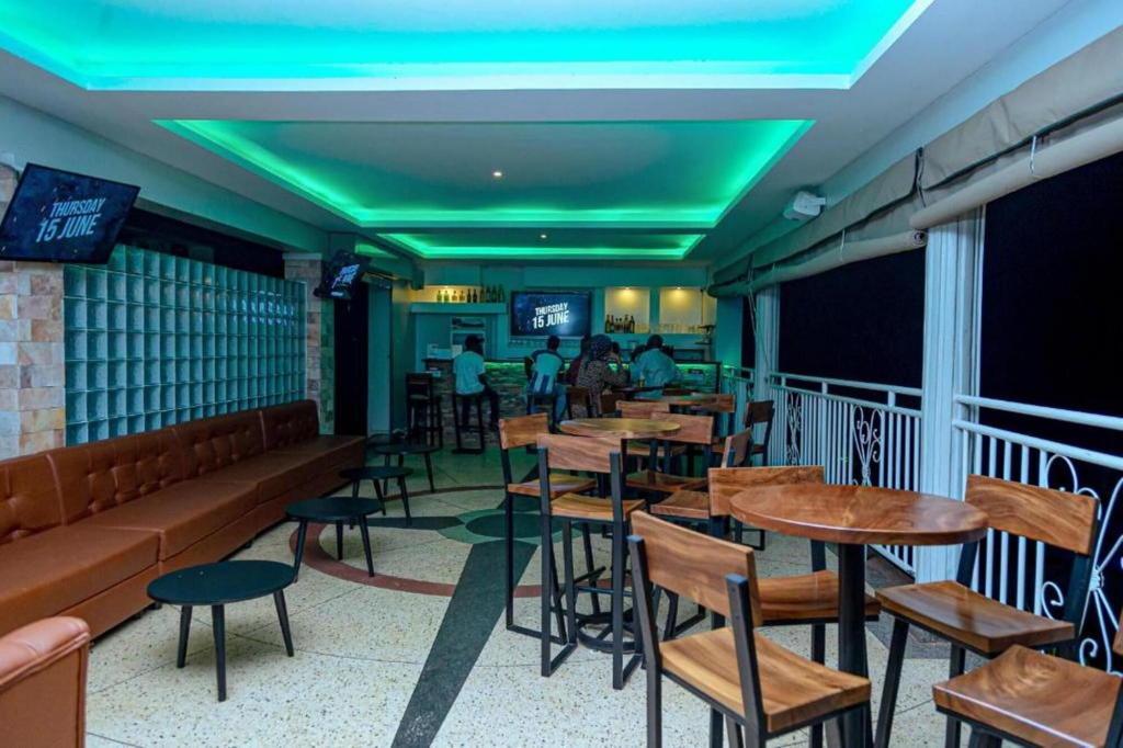 Diamonds Lounge