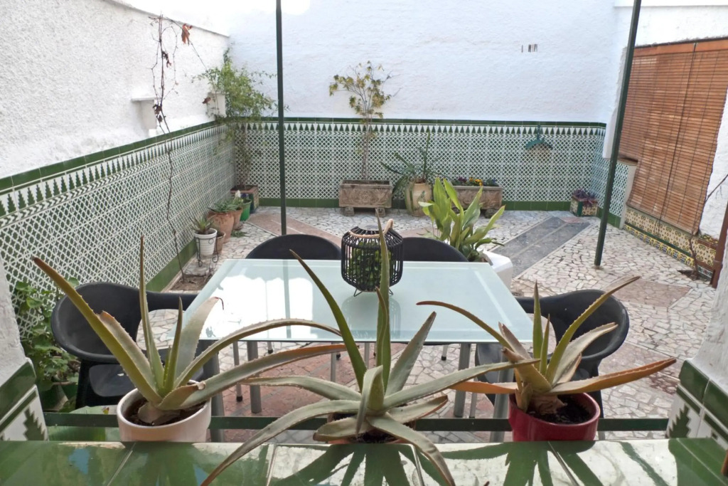 LA CASA DE LOS PINTORES, junto al centro de Granada