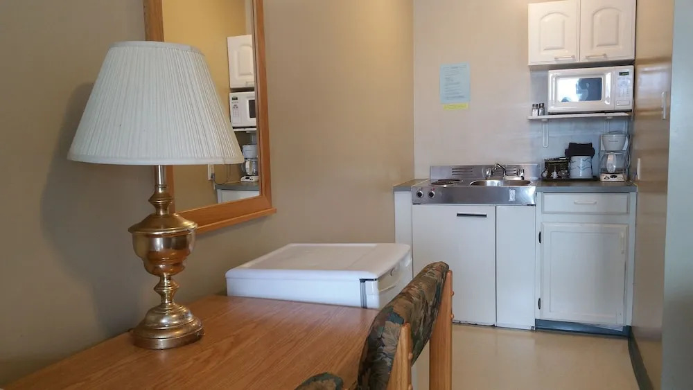 Athabasca Lodge Motel