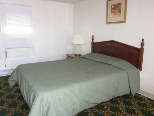 Colonial Penn Motel