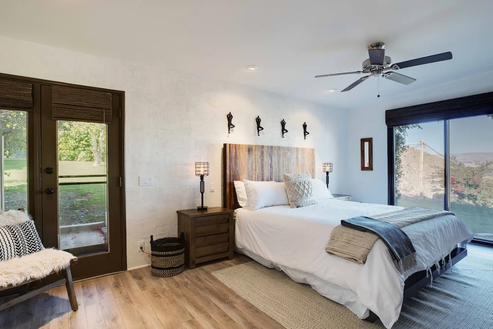 New Listing! All-suite Hilltop W/ Pool, Spa 2 Bedroom Home