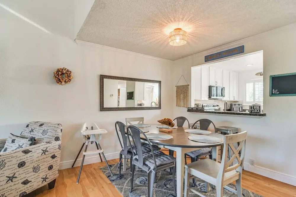 1 Block to Sunset Beach: Dog-friendly Family Home