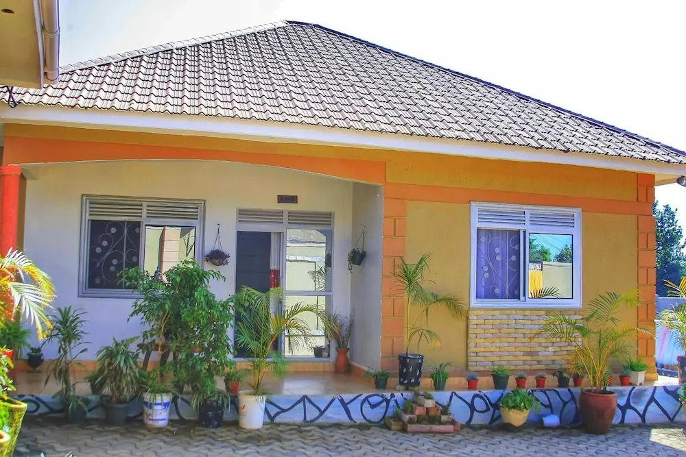 Trinity Motel Entebbe