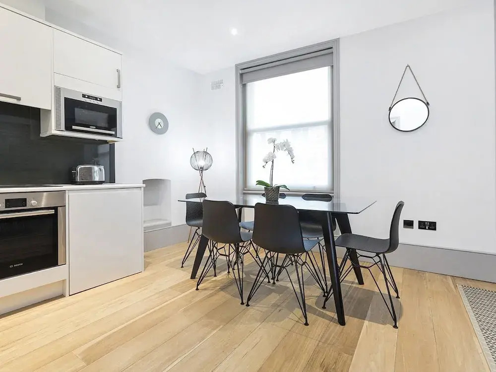 Kensington Holiday Stay