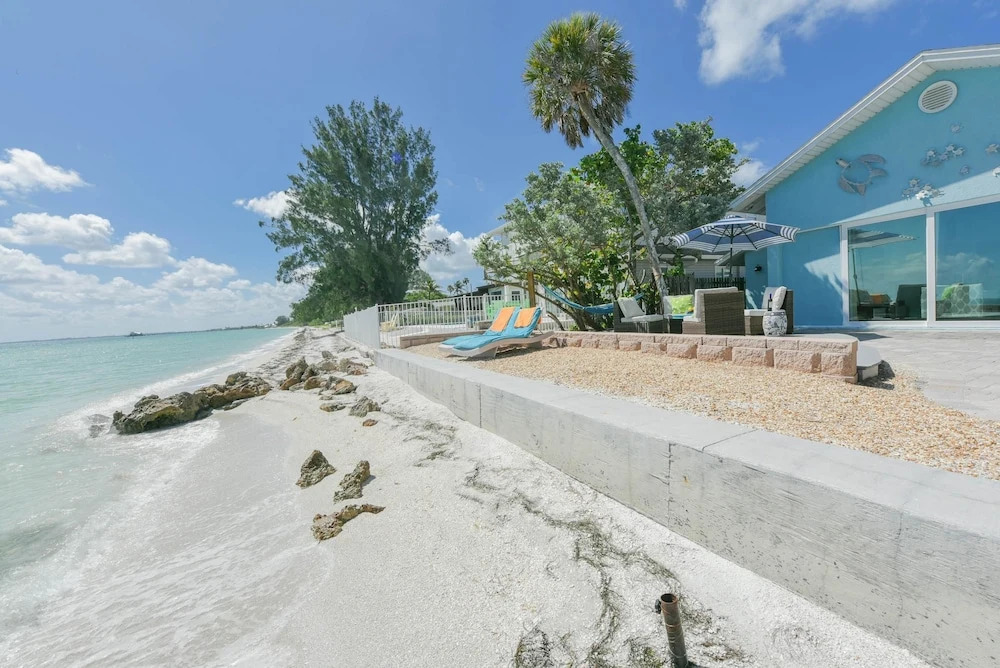 Breakaway Apartment 4