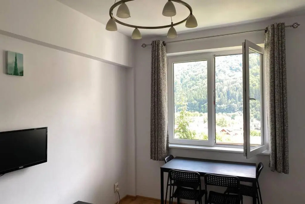 Extremely Quiet and Relaxing Apartment at the 4th Floor - No Elevator