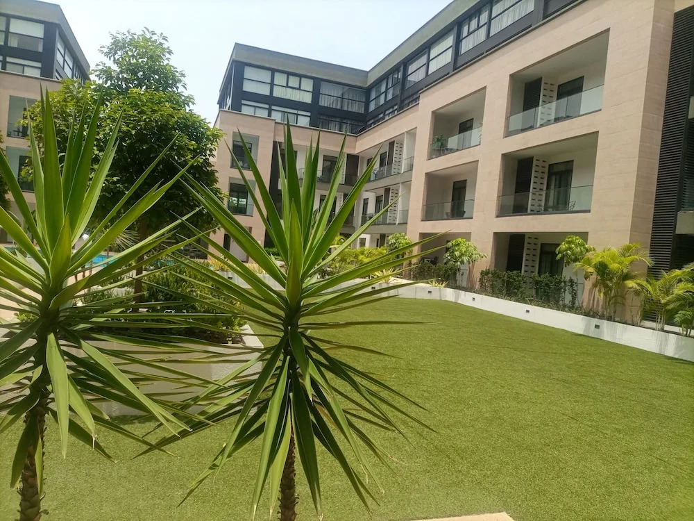 Embassy Gardens by Clifton Homes