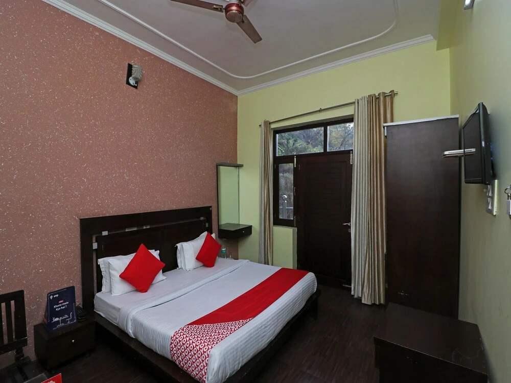 OYO 14772 Vikas Hotel
