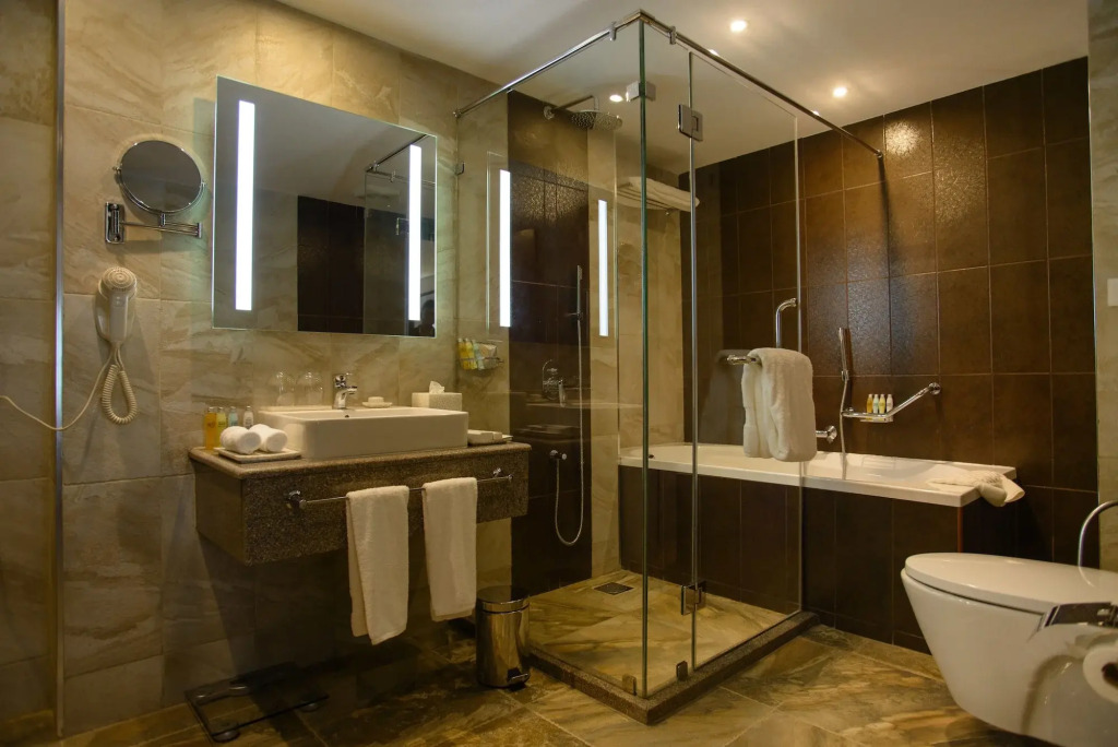 The Concord Hotel & Suites