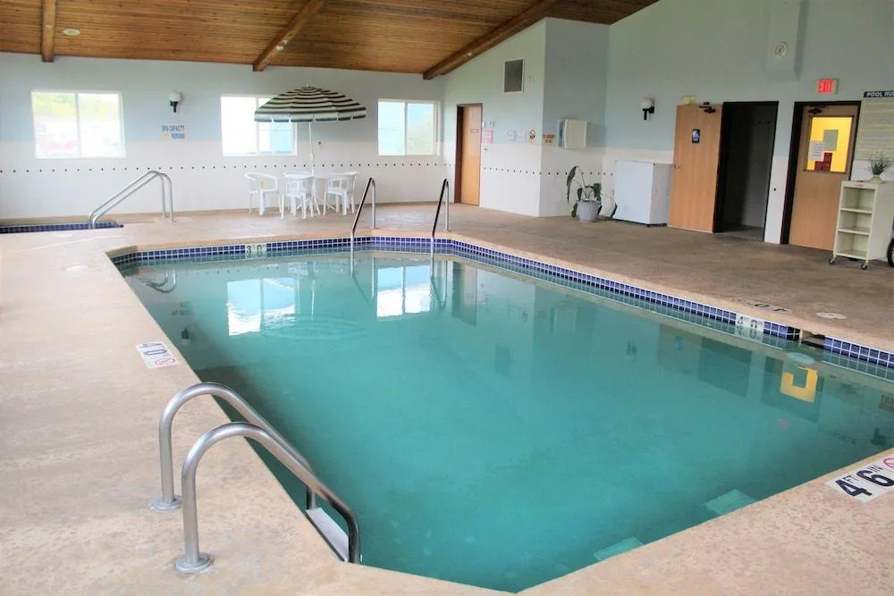 Cumberland Inn and Suites
