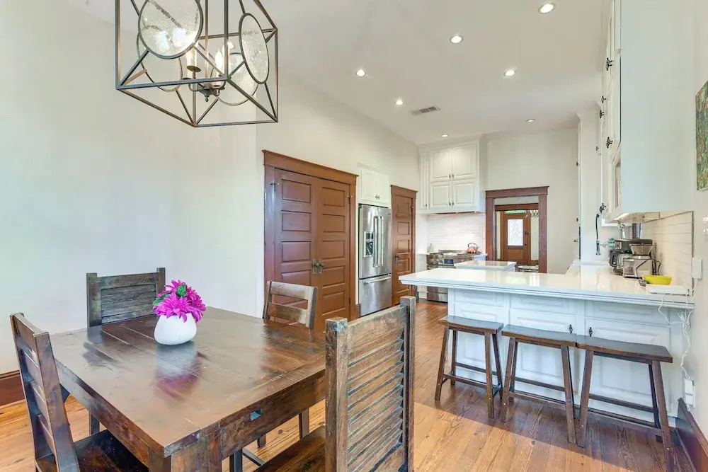 Walkable & Historic Houston Heights Bungalow!
