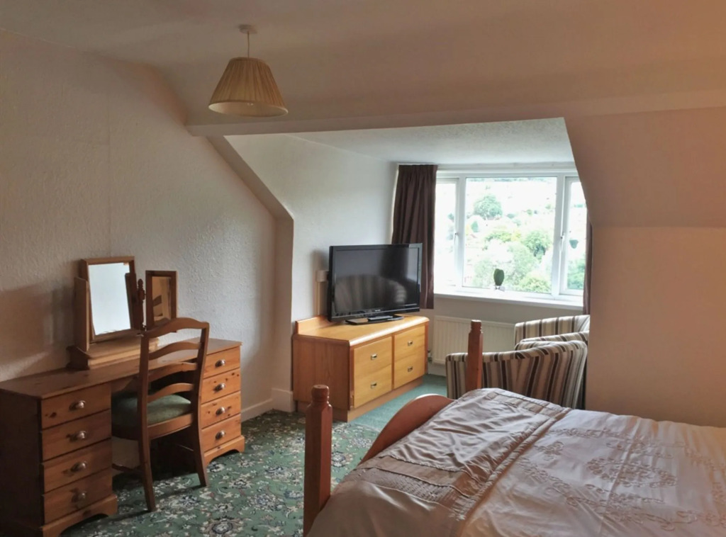 Cairn House - Bed & Breakfast