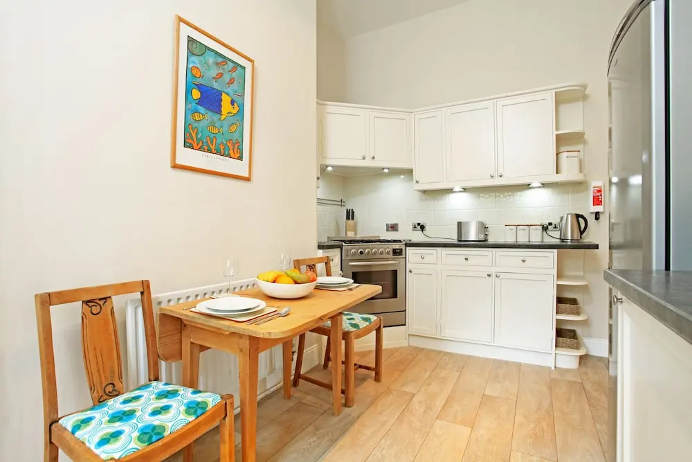 Flat B No. 01 Clifton Terrace
