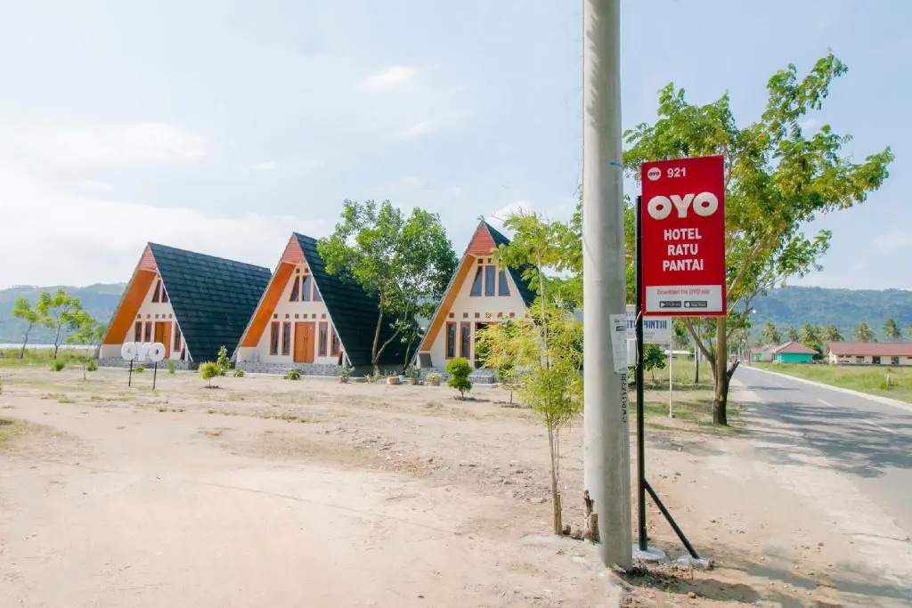 OYO 921 Hotel Ratu Pantai