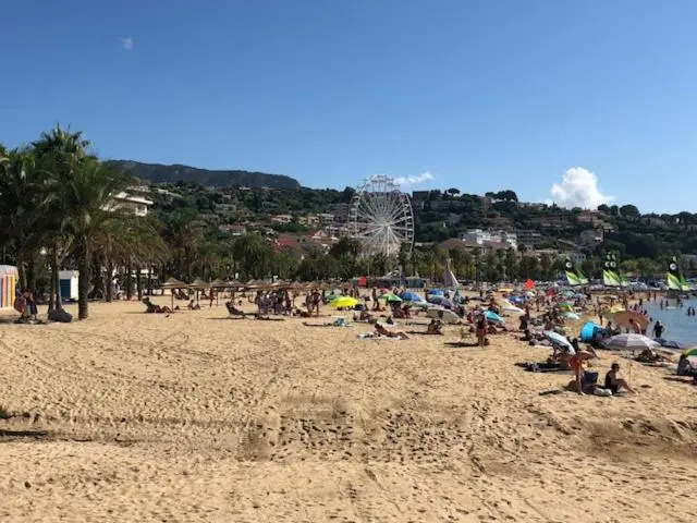 Ecrin de verdure sur Le Lavandou - Classement Tourisme 3 Etoiles