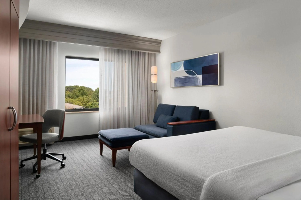 Courtyard by Marriott Richmond North