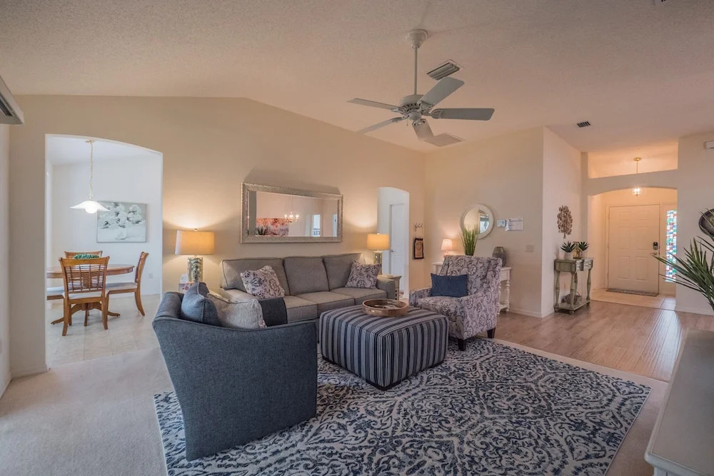 Limestone Avenue 1264 by White Pelican VR