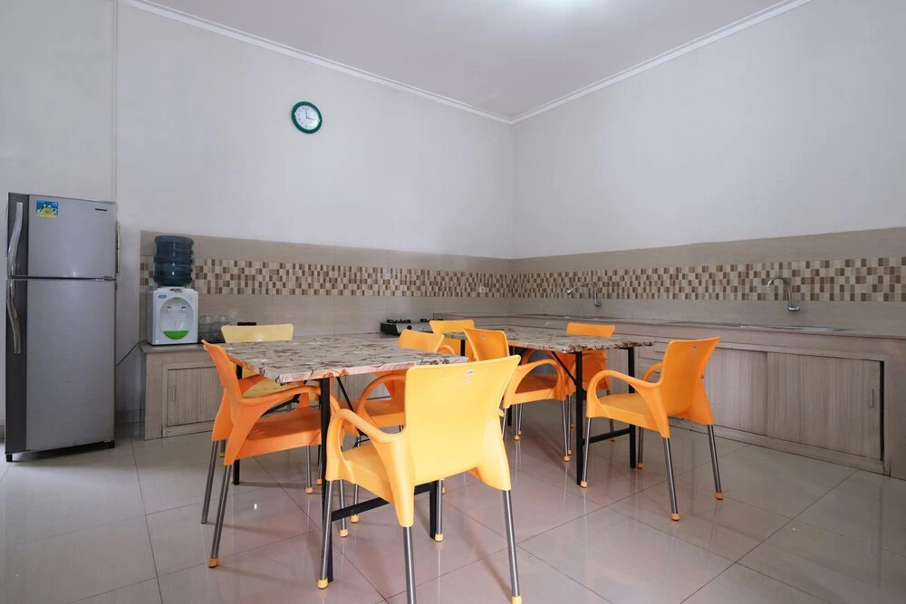 OYO 2231 D'kost