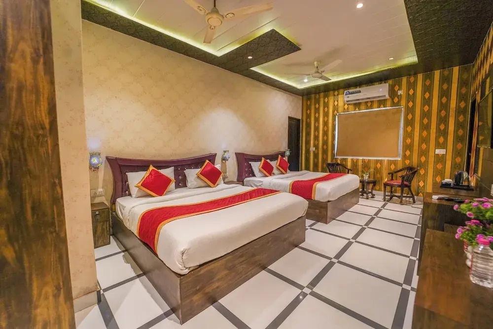 Shiv Rudraksh Resort, Near Assi Ghat