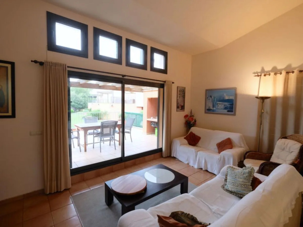 Villa Familiar c/Piscina + Wifi y Parking Gratis by Sunset Rentals