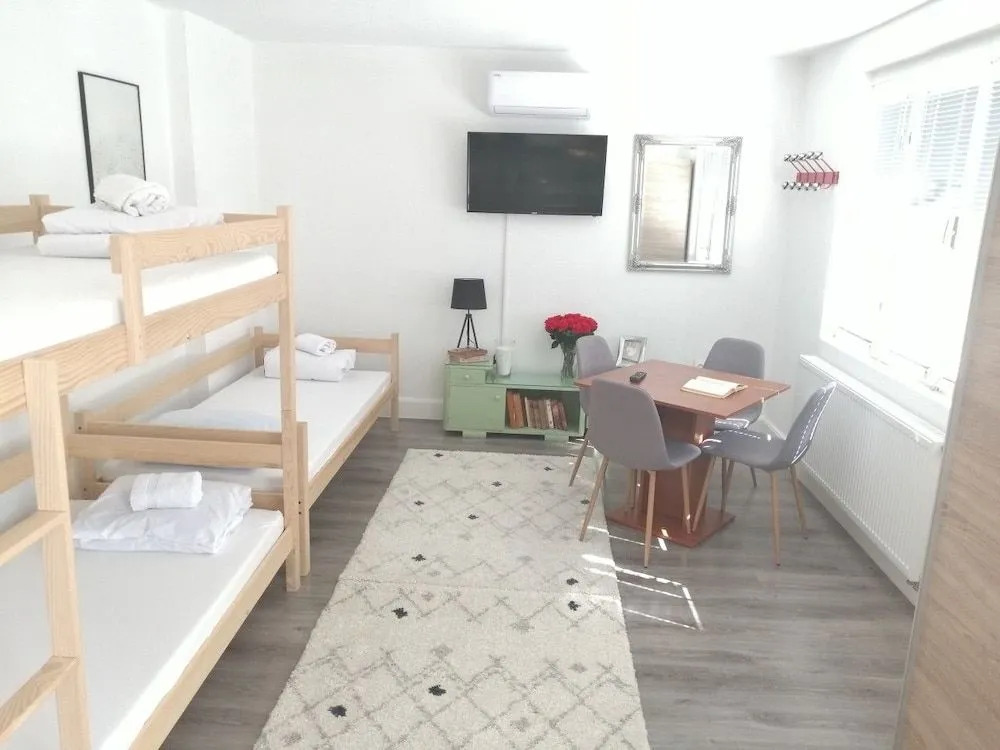 Hostel Eva