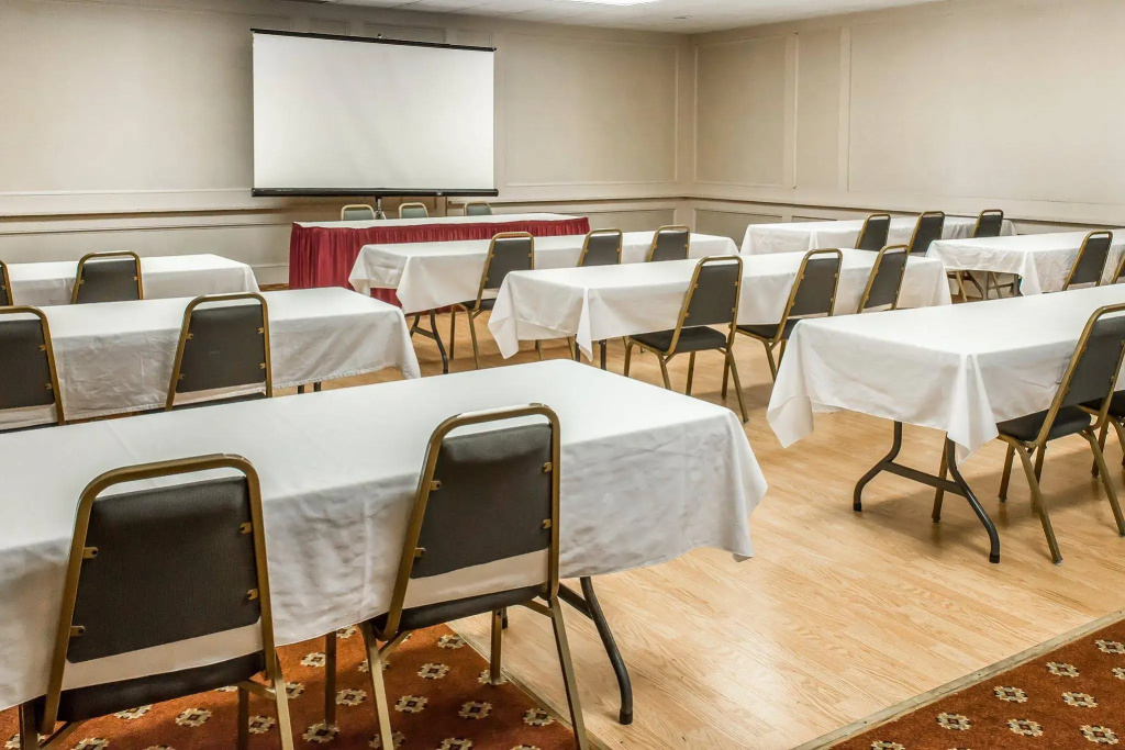 Quality Inn & Suites Indiana South