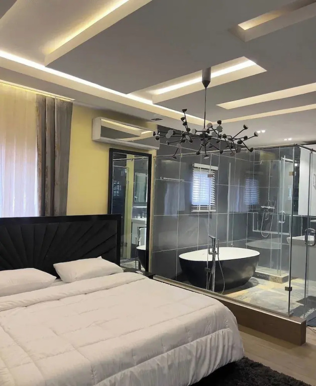 Pine Crest Hotel and Suites