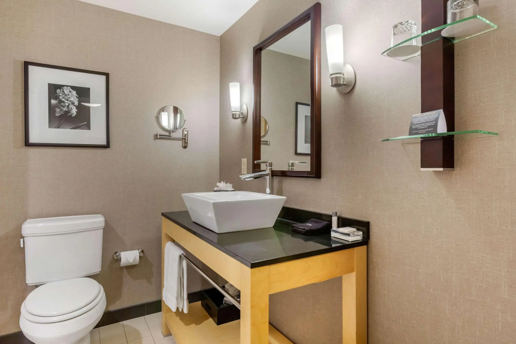 Cambria Hotel Denver International Airport