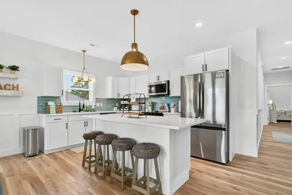 New Listing Luxury House 5 Min Walk to Beach