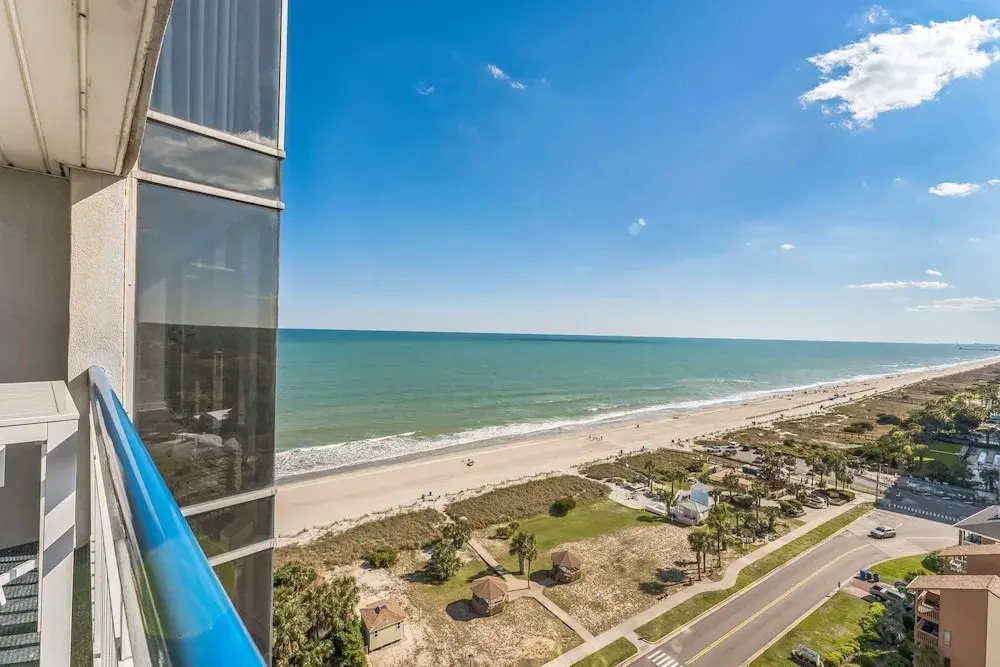 Oceanfront Gem Pool, Balcony, Modern Touch 3 Bedroom Condo