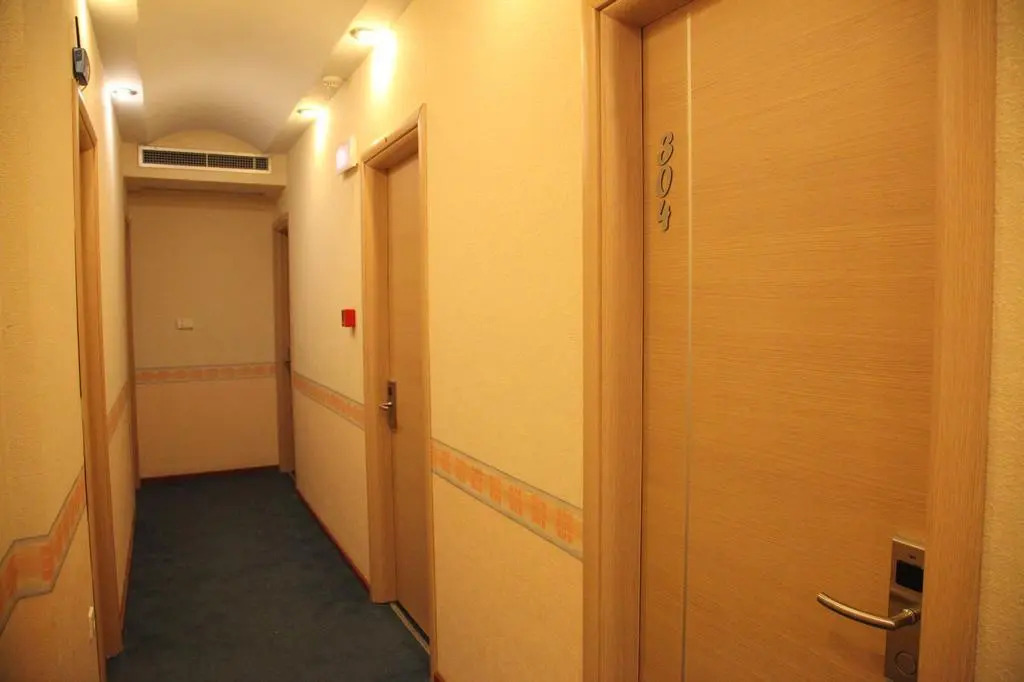 Nisaki Hotel & Elite Suites