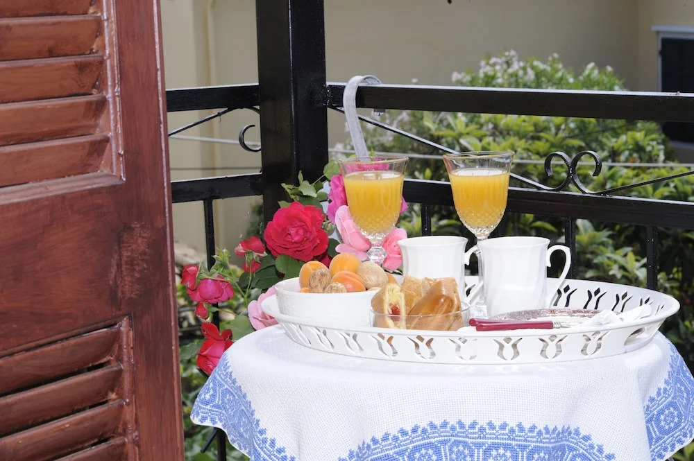 Traditional Greek Maisonette Antiperni