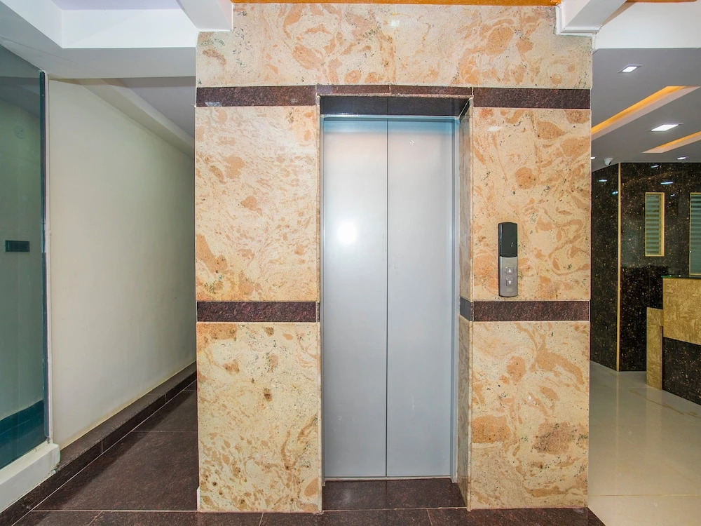 OYO 16939 Ne Westend Suites