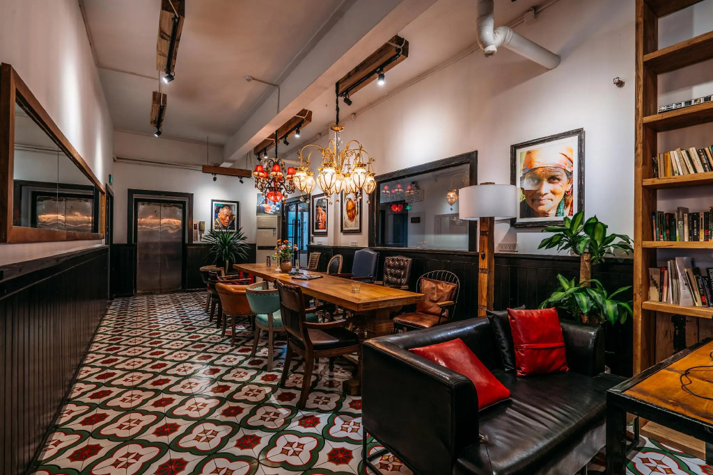 POSHPACKER - Chengdu Flipflop Hostel