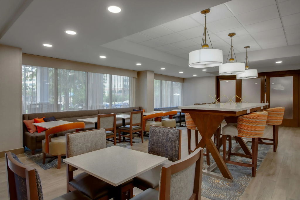 Hampton Inn Birmingham-Colonnade 280
