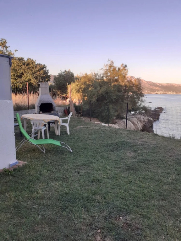 Cozy Small House on the Beach for pet Lovers